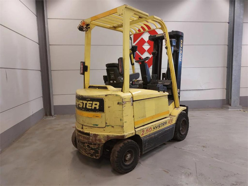 Hyster J2.50XM-717 - Elektromos targonca: 5 kép. Hyster J2.50XM-717 - Elektromos targonca: 5 kép.