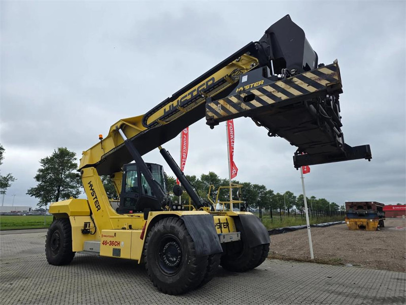 Hyster RS46-36CH - Konténerrakodó: 3 kép. Hyster RS46-36CH - Konténerrakodó: 3 kép.