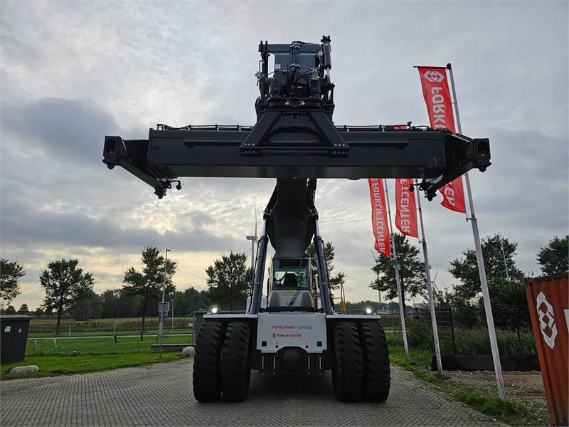 KONECRANES LIFTACE 4532 TCE5 - Konténerrakodó: 5 kép. KONECRANES LIFTACE 4532 TCE5 - Konténerrakodó: 5 kép.