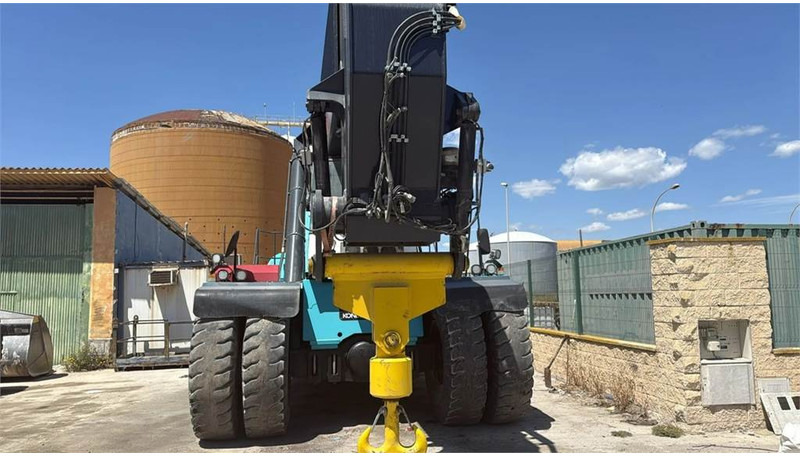 KONECRANES NCN 85 - 4535 TB5 - Konténerrakodó: 2 kép. KONECRANES NCN 85 - 4535 TB5 - Konténerrakodó: 2 kép.