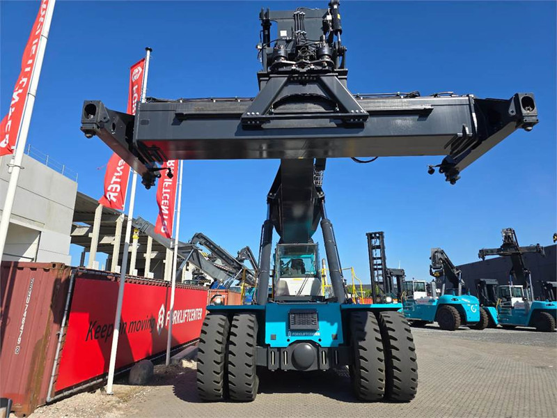 KONECRANES SMV 4632 TC5 - Konténerrakodó: 5 kép. KONECRANES SMV 4632 TC5 - Konténerrakodó: 5 kép.
