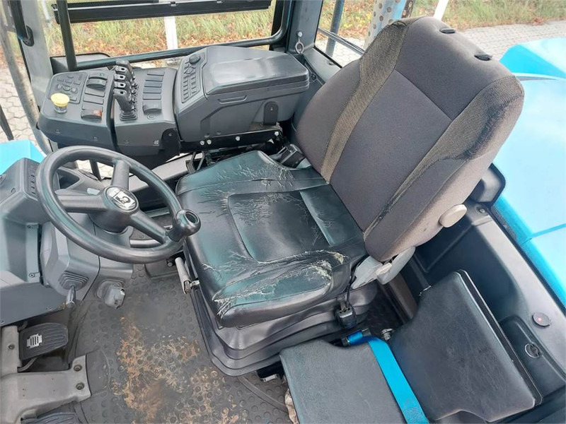 Kalmar DCG160-12 - Konténer targoncá: 1 kép. Kalmar DCG160-12 - Konténer targoncá: 1 kép.