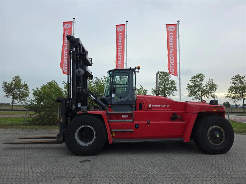 Kalmar DCG330-12 - Dízel targonca: 2 kép. Kalmar DCG330-12 - Dízel targonca: 2 kép.