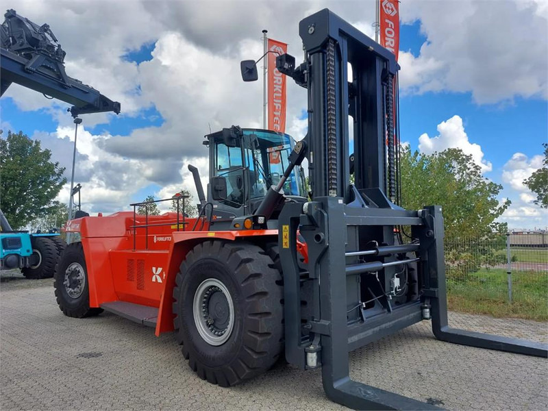 Kalmar DCG450-12 - Dízel targonca: 3 kép. Kalmar DCG450-12 - Dízel targonca: 3 kép.