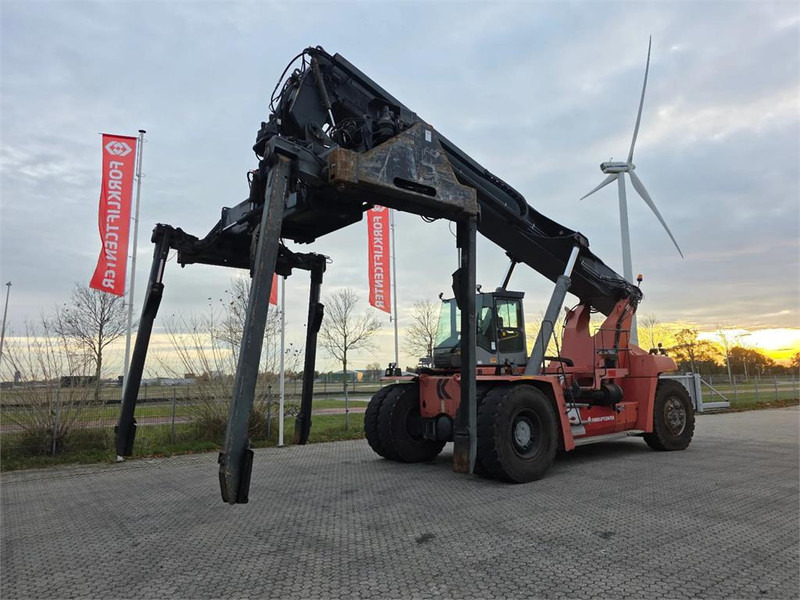Kalmar DRF450-60C5X - Konténerrakodó: 5 kép. Kalmar DRF450-60C5X - Konténerrakodó: 5 kép.