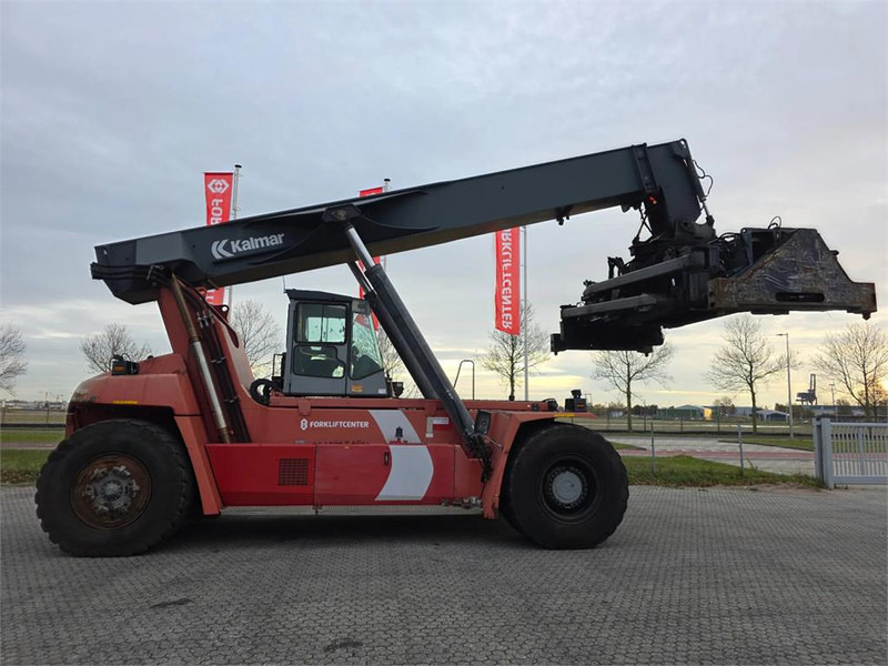 Kalmar DRF450-60C5X - Konténerrakodó: 2 kép. Kalmar DRF450-60C5X - Konténerrakodó: 2 kép.