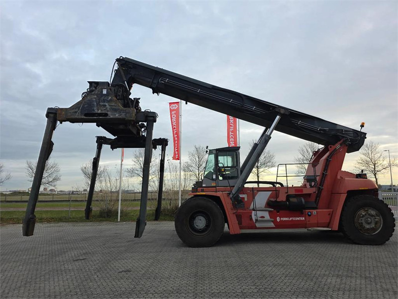 Kalmar DRF450-60C5X - Konténerrakodó: 3 kép. Kalmar DRF450-60C5X - Konténerrakodó: 3 kép.