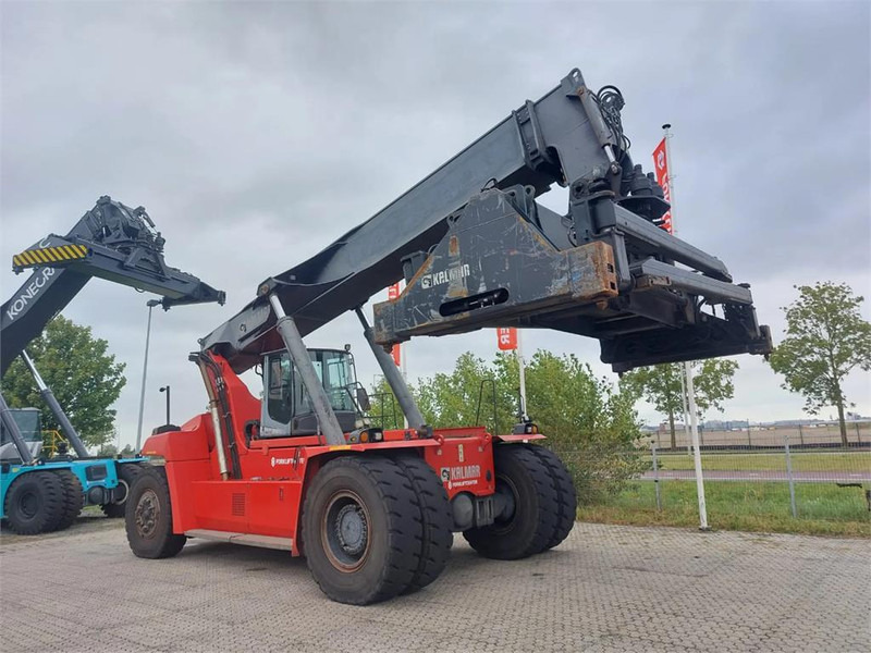 Kalmar DRG450-65C5X - Konténerrakodó: 3 kép. Kalmar DRG450-65C5X - Konténerrakodó: 3 kép.