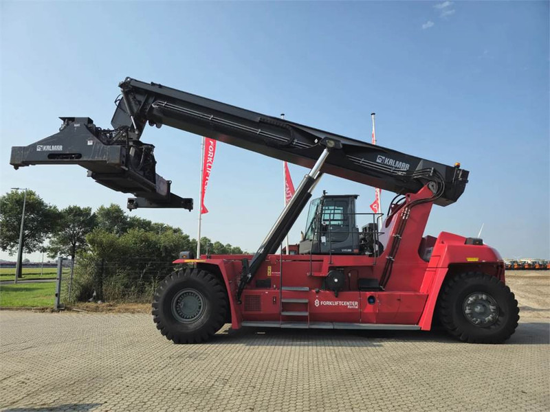 Kalmar DRG450-65S5 - Konténerrakodó: 2 kép. Kalmar DRG450-65S5 - Konténerrakodó: 2 kép.