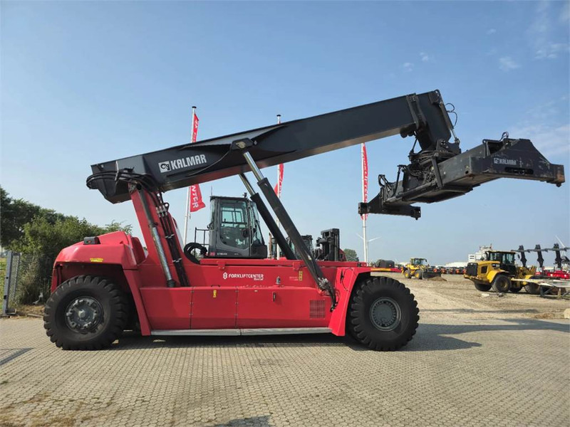 Kalmar DRG450-65S5 - Konténerrakodó: 1 kép. Kalmar DRG450-65S5 - Konténerrakodó: 1 kép.