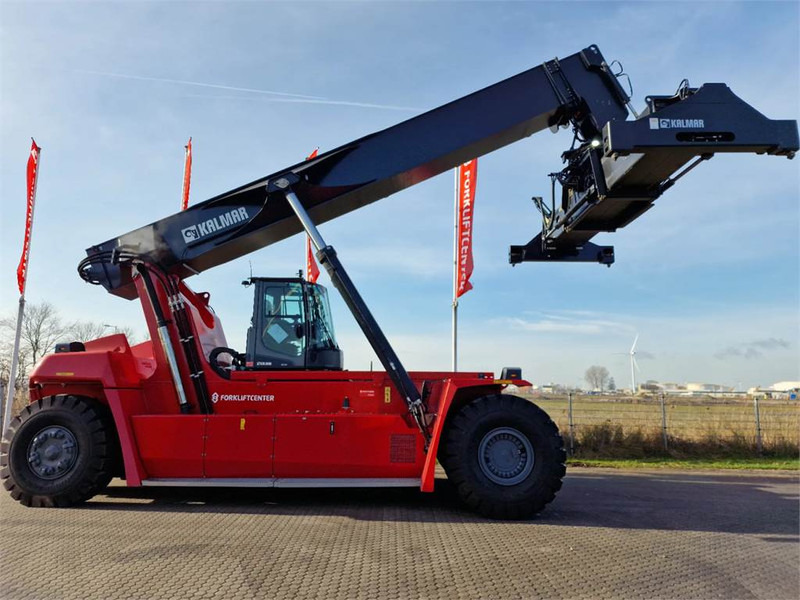 Kalmar DRG450-65S5 - Konténerrakodó: 1 kép. Kalmar DRG450-65S5 - Konténerrakodó: 1 kép.