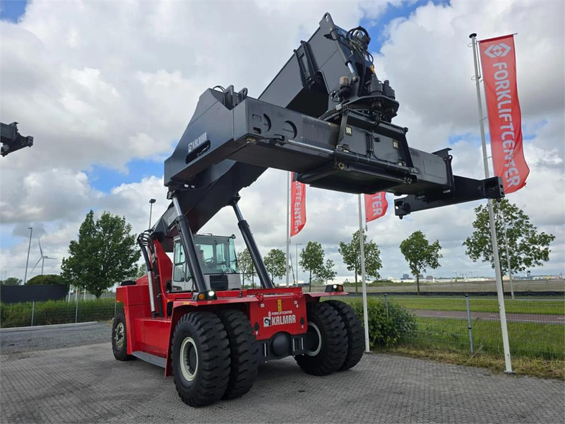 Kalmar DRU450-62S5 - Konténerrakodó: 4 kép. Kalmar DRU450-62S5 - Konténerrakodó: 4 kép.