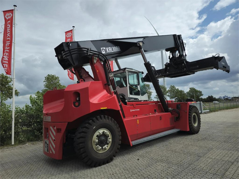 Kalmar DRU450-62S5 - Konténerrakodó: 5 kép. Kalmar DRU450-62S5 - Konténerrakodó: 5 kép.