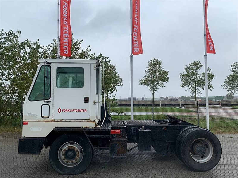 Kalmar Ottawa 50 - Terminál targoncá: 2 kép. Kalmar Ottawa 50 - Terminál targoncá: 2 kép.