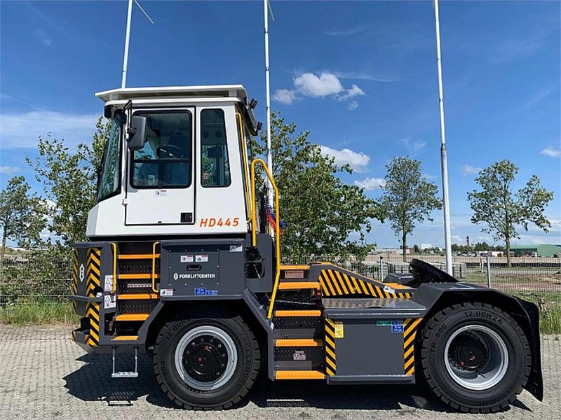 Mafi HD445 4x4 - Terminál targoncá: 3 kép. Mafi HD445 4x4 - Terminál targoncá: 3 kép.