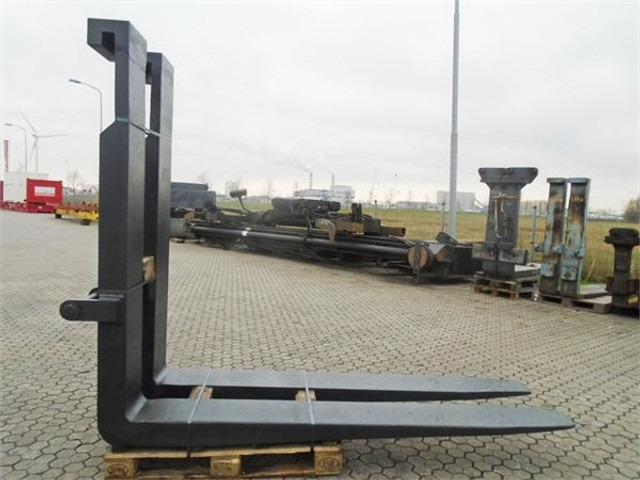 Mafi T230 - Terminál targoncá: 1 kép. Mafi T230 - Terminál targoncá: 1 kép.