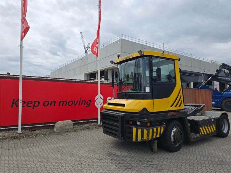 Terberg RT283 4x4 - Terminál targoncá: 2 kép. Terberg RT283 4x4 - Terminál targoncá: 2 kép.