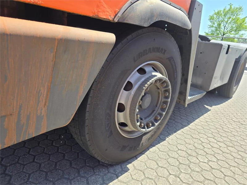 Terminál targoncá Terberg YT182: 11 kép. Terminál targoncá Terberg YT182: 11 kép.