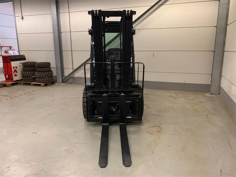 Toyota 02-8FGJF35 - Gázüzemű targonca: 5 kép. Toyota 02-8FGJF35 - Gázüzemű targonca: 5 kép.