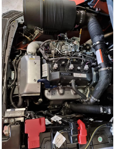 Dízel targonca Toyota 8FD70F: 10 kép.