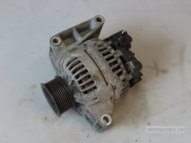 DAF 2022545 Dynamo - Generátor - Teherautó: 1 kép. DAF 2022545 Dynamo - Generátor - Teherautó: 1 kép.