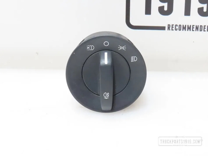 DAF 2188715 Hoofd verlichting schakelaar. DAF - Műszerfal - Teherautó: 1 kép. DAF 2188715 Hoofd verlichting schakelaar. DAF - Műszerfal - Teherautó: 1 kép.