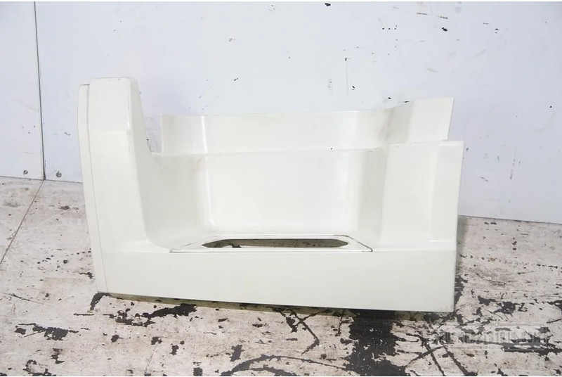 DAF Body & Chassis Parts Opstapbak Li. DAF CF 85 - Lépcső - Teherautó: 1 kép. DAF Body & Chassis Parts Opstapbak Li. DAF CF 85 - Lépcső - Teherautó: 1 kép.