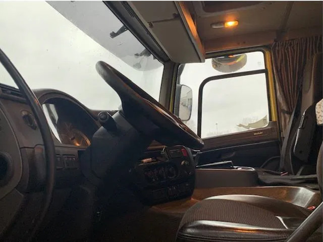 DAF CF Sleeper Cab L2 H1 Euro6 - Fülke és belső tér - Teherautó: 5 kép. DAF CF Sleeper Cab L2 H1 Euro6 - Fülke és belső tér - Teherautó: 5 kép.