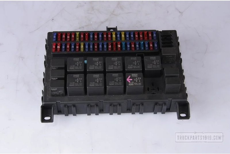 DAF Electrical System Centrale electra box DAF - Biztosíték - Teherautó: 1 kép. DAF Electrical System Centrale electra box DAF - Biztosíték - Teherautó: 1 kép.
