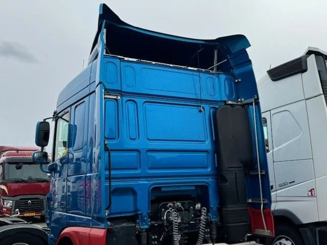 DAF XF 106 SpaceCab Cabine E6 - Fülke és belső tér - Teherautó: 4 kép. DAF XF 106 SpaceCab Cabine E6 - Fülke és belső tér - Teherautó: 4 kép.