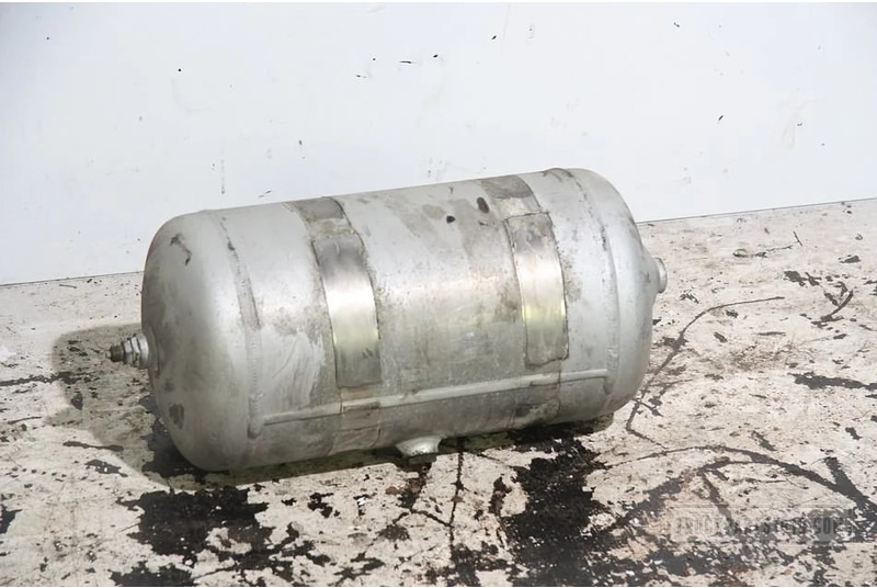 Iveco Compressed Air System Lucht Tank Iveco Used - Fék alkatrészek - Teherautó: 1 kép. Iveco Compressed Air System Lucht Tank Iveco Used - Fék alkatrészek - Teherautó: 1 kép.