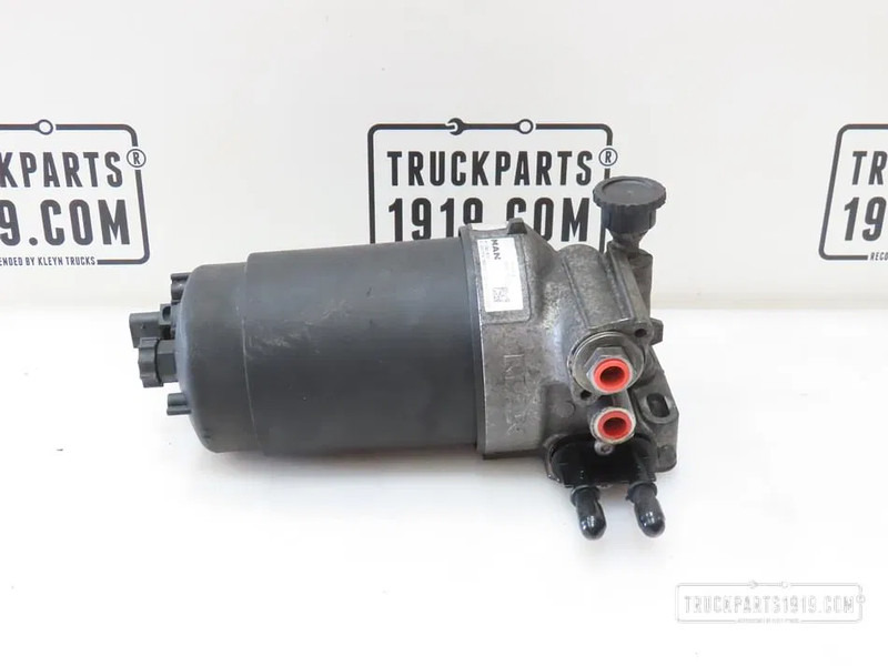 MAN 81.12501-6128 Brandstoffilterhuis - Üzemanyagrendszer - Kisteherautó: 2 kép. MAN 81.12501-6128 Brandstoffilterhuis - Üzemanyagrendszer - Kisteherautó: 2 kép.