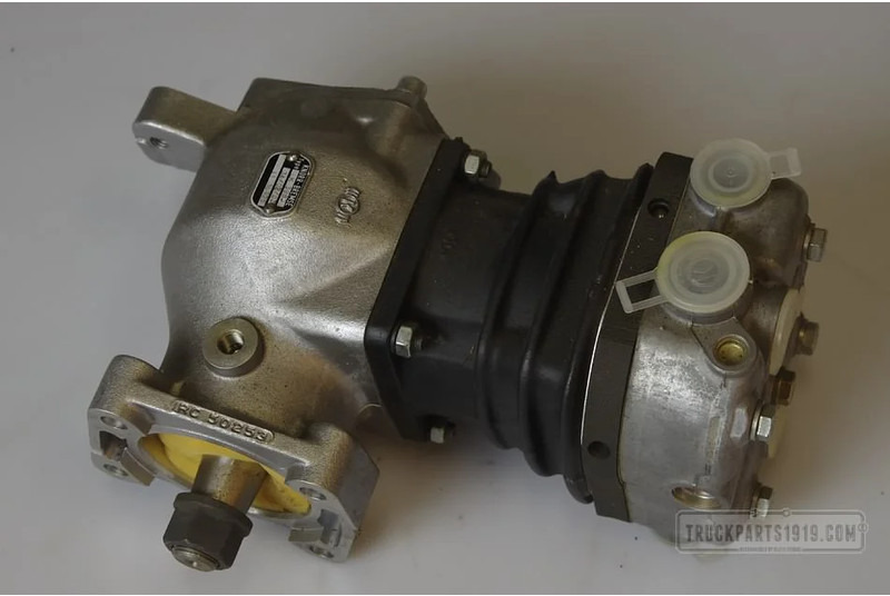 MAN Compressed Air System Kompressor - Kompresszor, sűrített levegő rendszer - Teherautó: 1 kép. MAN Compressed Air System Kompressor - Kompresszor, sűrített levegő rendszer - Teherautó: 1 kép.
