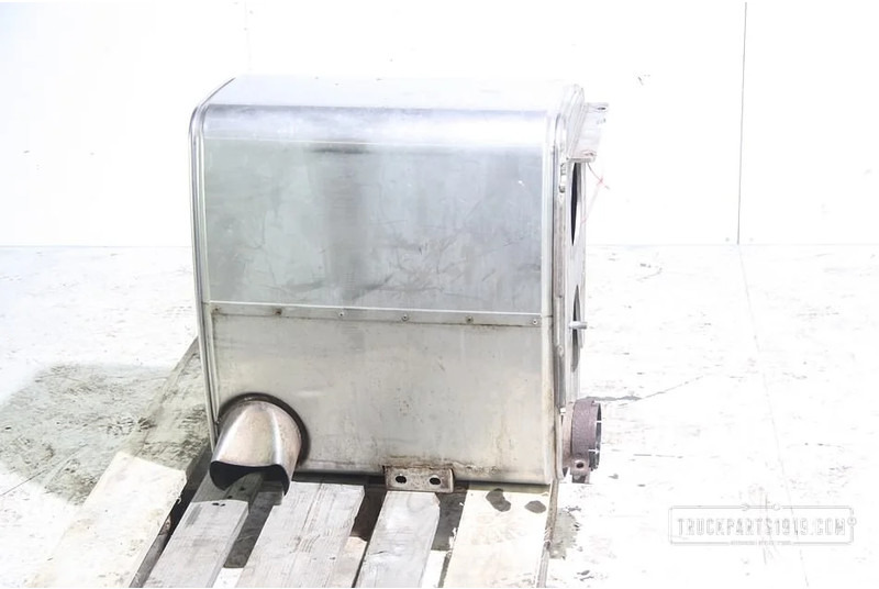 MAN Exhaust System Uitlaatdemper Euro 4 - Hangtompító - Teherautó: 2 kép. MAN Exhaust System Uitlaatdemper Euro 4 - Hangtompító - Teherautó: 2 kép.