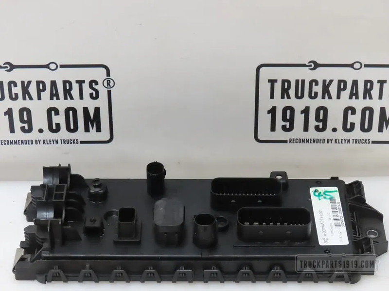 Mercedes-Benz 0004467161 SAM chassis MB MP4 - ECU - Teherautó: 1 kép. Mercedes-Benz 0004467161 SAM chassis MB MP4 - ECU - Teherautó: 1 kép.
