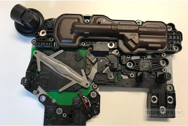 Mercedes-Benz A0002704300 Transmissie controle unit MB G - Sebességváltó - Teherautó: 1 kép. Mercedes-Benz A0002704300 Transmissie controle unit MB G - Sebességváltó - Teherautó: 1 kép.