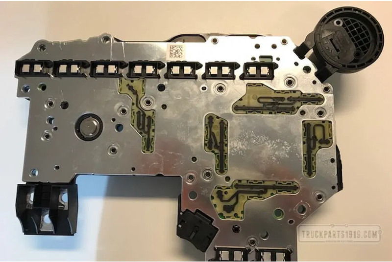 Mercedes-Benz A0002704300 Transmissie controle unit MB G - Sebességváltó - Teherautó: 2 kép. Mercedes-Benz A0002704300 Transmissie controle unit MB G - Sebességváltó - Teherautó: 2 kép.