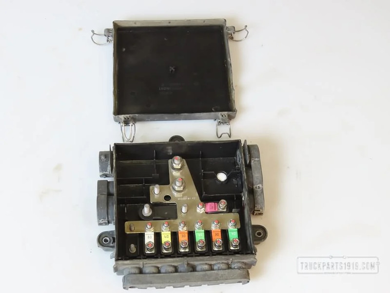 Mercedes-Benz Electrical System Zekeringen box MB MP4 - Biztosíték - Teherautó: 1 kép. Mercedes-Benz Electrical System Zekeringen box MB MP4 - Biztosíték - Teherautó: 1 kép.