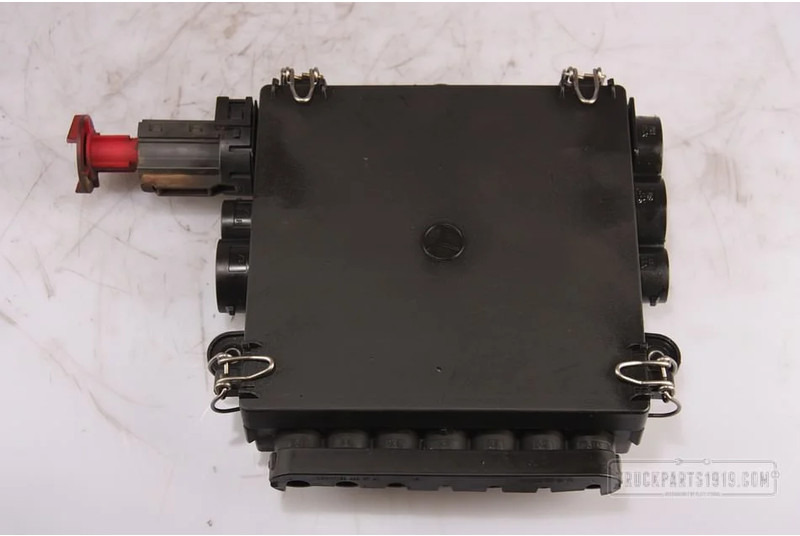 Mercedes-Benz Electrical System Zekeringen box MB MP4 - Biztosíték - Teherautó: 1 kép. Mercedes-Benz Electrical System Zekeringen box MB MP4 - Biztosíték - Teherautó: 1 kép.