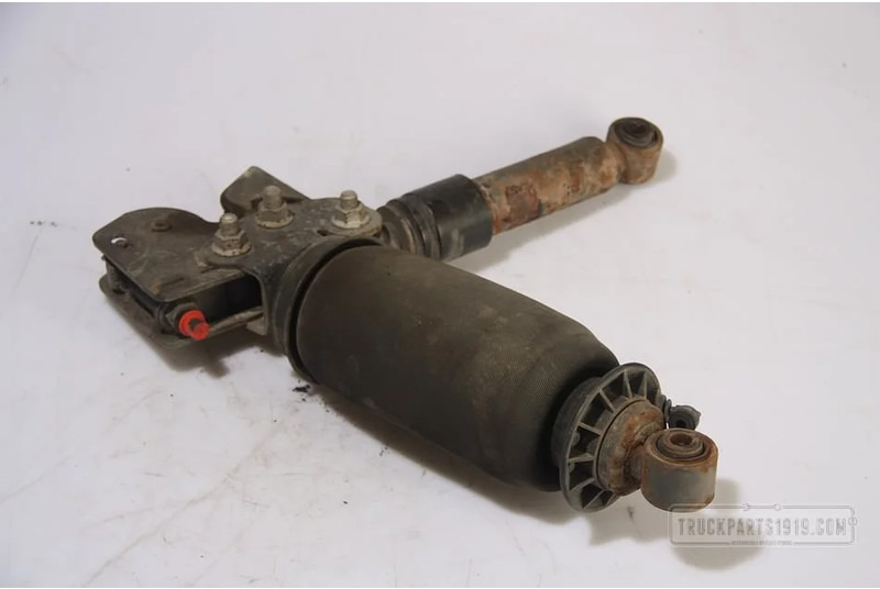 Renault Body & Chassis Parts Cabine vergrendeling - Fülke felfüggesztés - Teherautó: 2 kép. Renault Body & Chassis Parts Cabine vergrendeling - Fülke felfüggesztés - Teherautó: 2 kép.