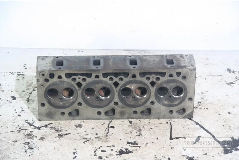 Renault Engines & Parts Renault Cilinderkop Used - Motor fej - Teherautó: 2 kép. Renault Engines & Parts Renault Cilinderkop Used - Motor fej - Teherautó: 2 kép.
