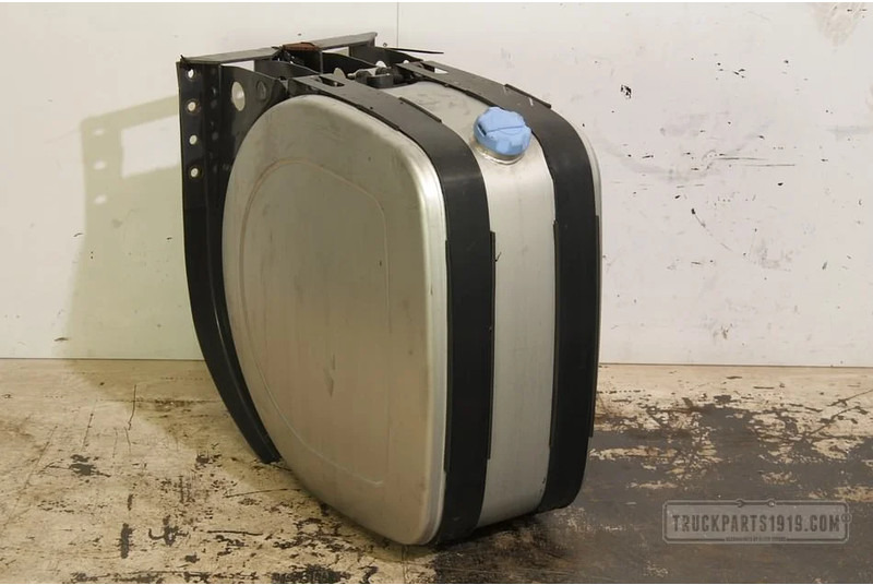 Renault Exhaust System Ad Blue Tank Renault - AdBlue tartály - Teherautó: 1 kép. Renault Exhaust System Ad Blue Tank Renault - AdBlue tartály - Teherautó: 1 kép.