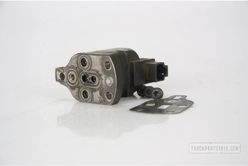 Scania Electrical System Magneetventiel SC-4/R buitenst - Relé - Teherautó: 1 kép. Scania Electrical System Magneetventiel SC-4/R buitenst - Relé - Teherautó: 1 kép.