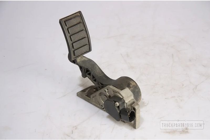 Volvo Electrical System Gaspedaal Volvo FH - Pedál - Teherautó: 1 kép. Volvo Electrical System Gaspedaal Volvo FH - Pedál - Teherautó: 1 kép.