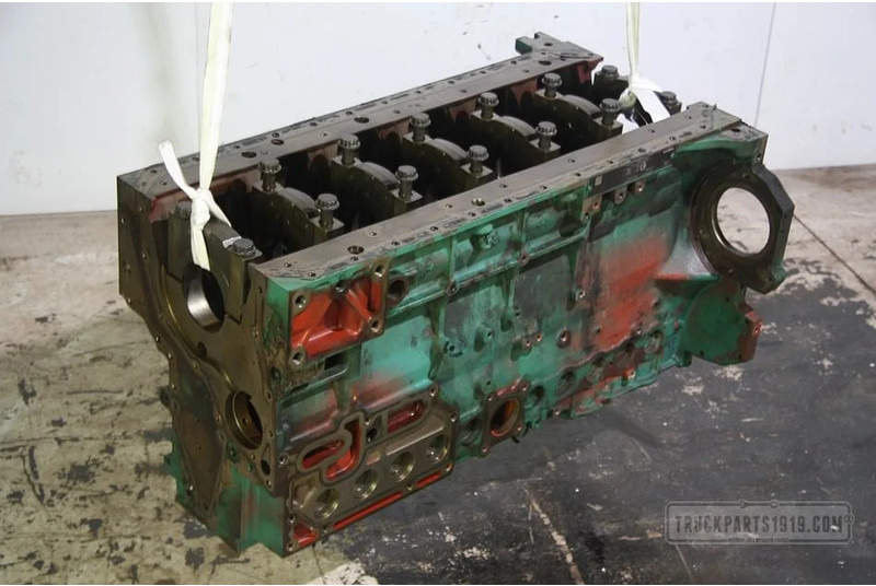 Volvo Engines & Parts Cilinderblok D7E - Motorblokk - Teherautó: 2 kép. Volvo Engines & Parts Cilinderblok D7E - Motorblokk - Teherautó: 2 kép.