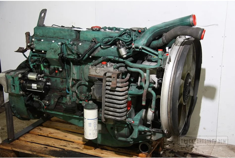 Volvo Engines & Parts Motor D7C 290 EC99 Euro 3 - Motor - Teherautó: 2 kép. Volvo Engines & Parts Motor D7C 290 EC99 Euro 3 - Motor - Teherautó: 2 kép.