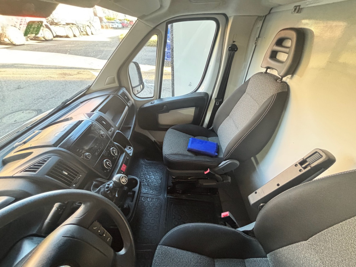 FIAT Ducato 2.3MJ - Hűtős kisteherautó: 5 kép. FIAT Ducato 2.3MJ - Hűtős kisteherautó: 5 kép.