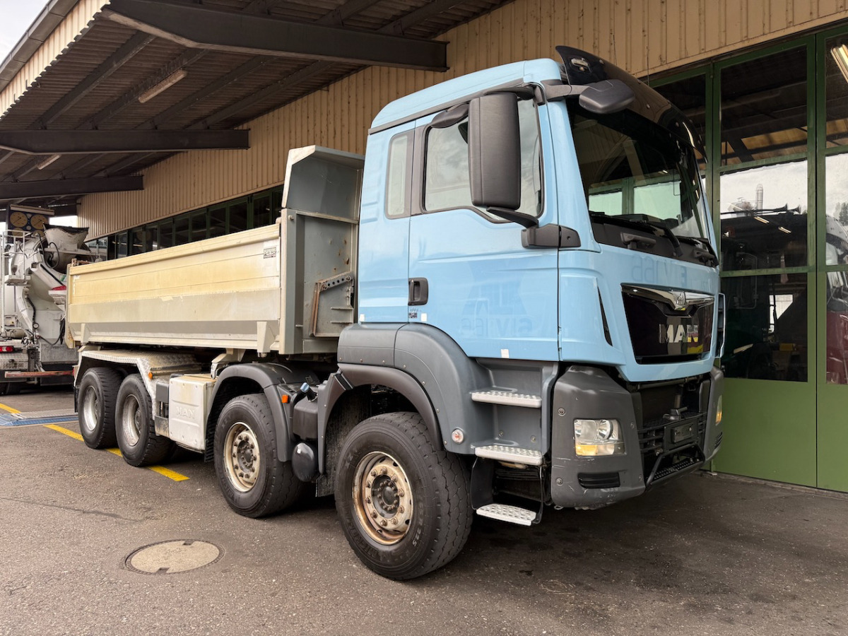 MAN TGS 35.480 8x4 - Billenőplatós teherautó: 1 kép. MAN TGS 35.480 8x4 - Billenőplatós teherautó: 1 kép.