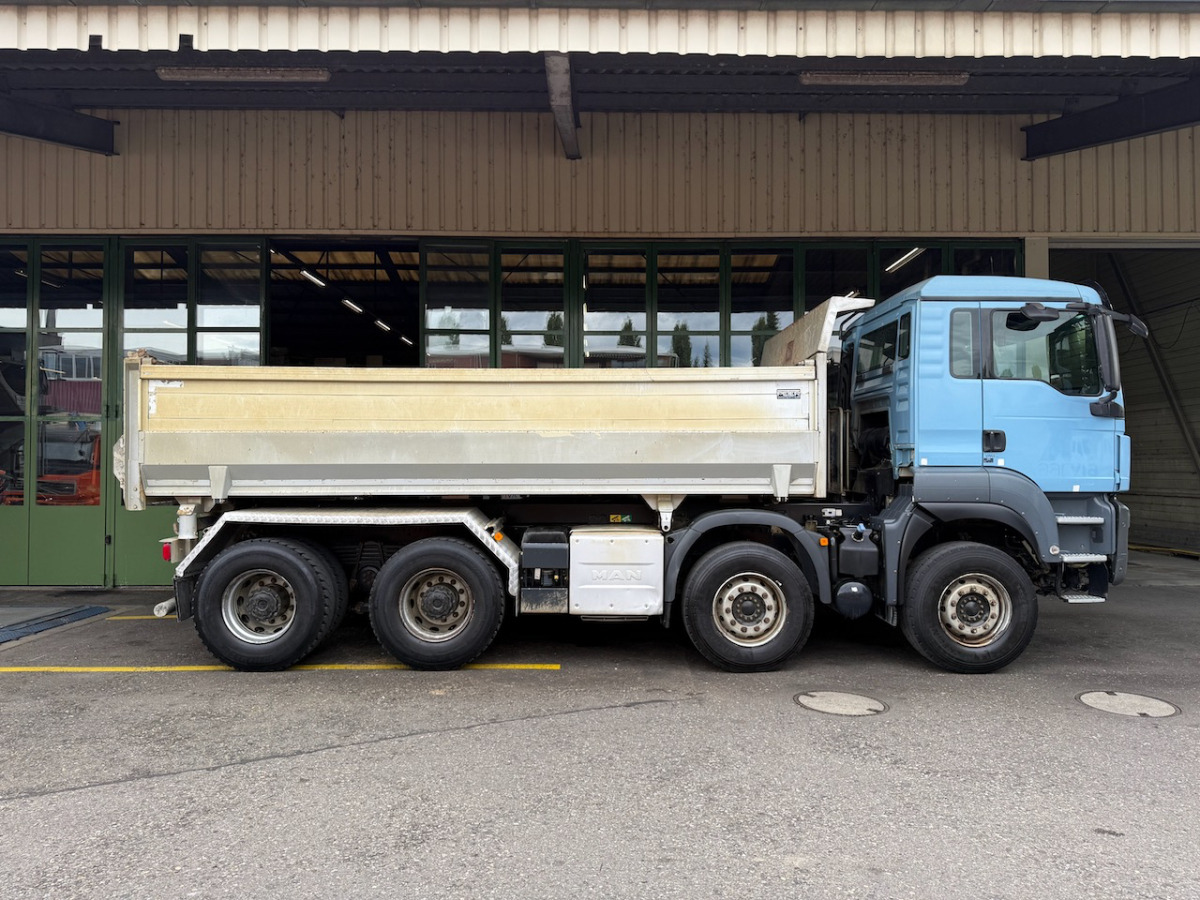 Billenőplatós teherautó MAN TGS 35.480 8x4: 11 kép.
