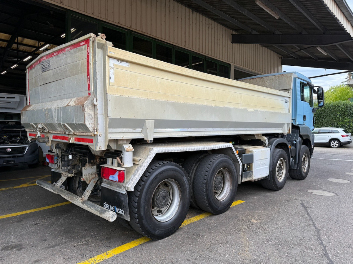 Billenőplatós teherautó MAN TGS 35.480 8x4: 12 kép.
